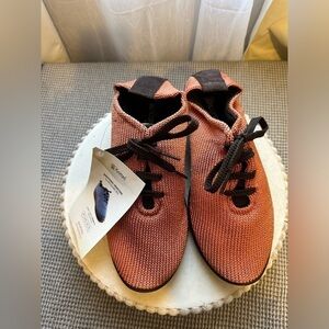 Arcopedico‎  Sneaker Women's Knit Comfort Shoes Size 38
New